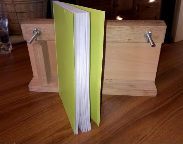 DIY Book Binding Glue - DIY Hot Glue Book Binding with Video Tutorial  #DIYBook #BindingGlue